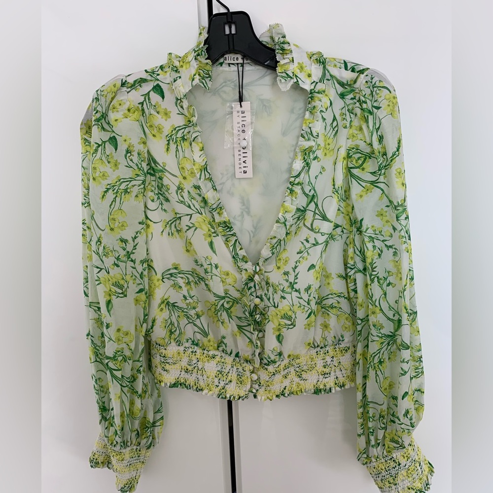 NWT Alice and Olivia long sleeved crop